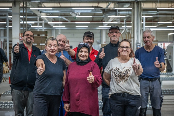 Mitarbeiter von MultiProfil in der Fertigung in Verl